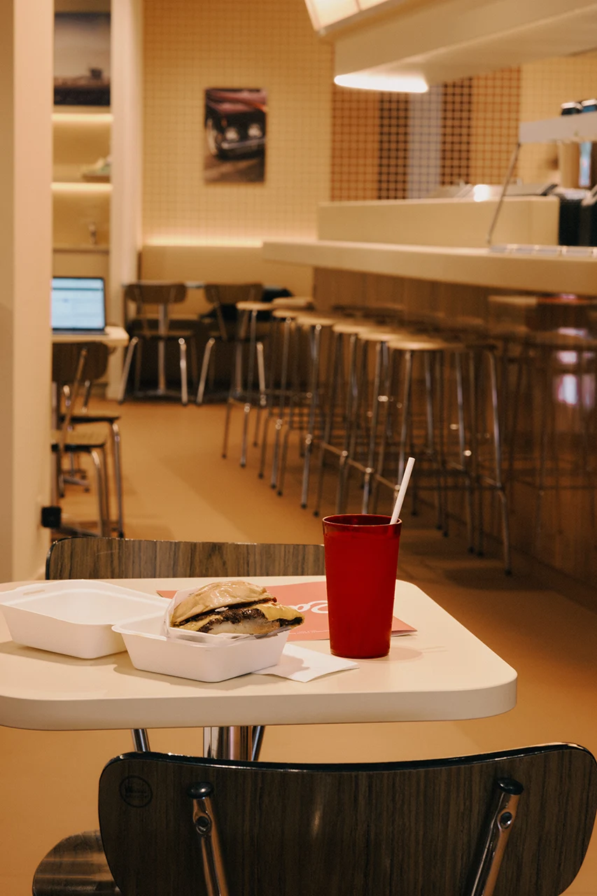 RAMBO Brussels - Woluwe Shopping Center - Come in and sit